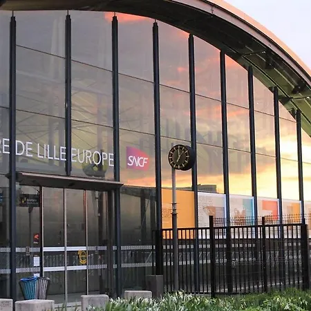 Hypercentre - And Equipped Studio!